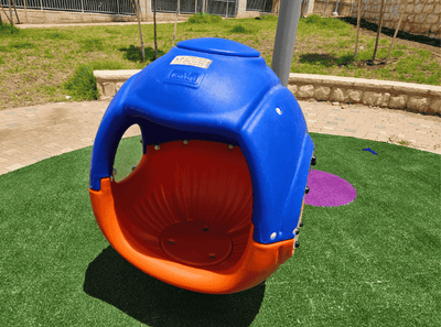 Psagot Playgrounds Egg Spinner - enclosed cozy seating area detail