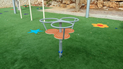 Psagot Playgrounds Triple Spinner - central axis and durable bearing detail
