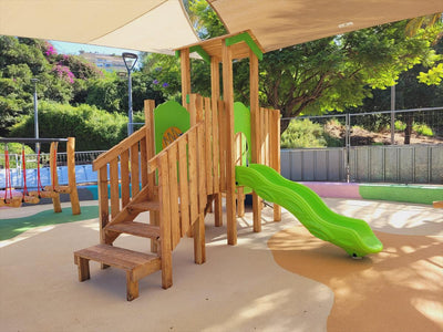 Psagot Playgrounds Ristretto - natural wood construction detail