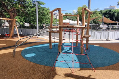 Psagot Playgrounds Robinia Wood Lungo - climbing net and cable supports