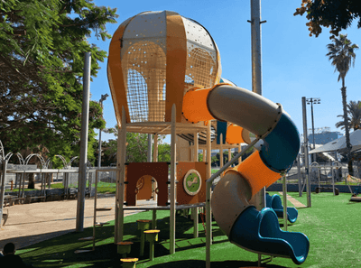 Psagot Playgrounds Balloons 2 - view of climbing and interactive elements