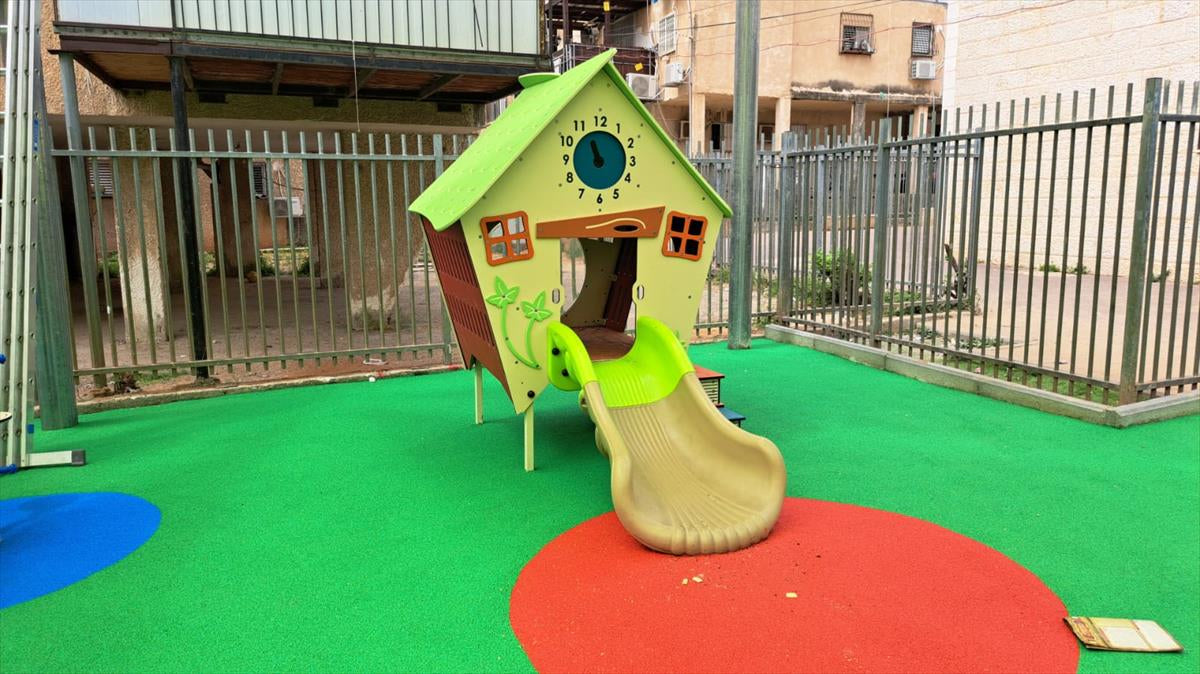 Psagot Playgrounds Auntie's House B - HDPE toddler cabin with climbing wall for ages 2-5