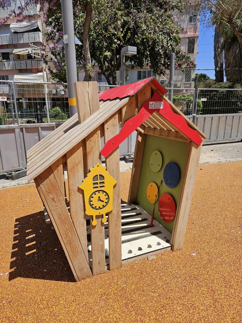 Psagot Playgrounds Jungle House - Robinia wood toddler cabin with HPL panels for ages 2-5