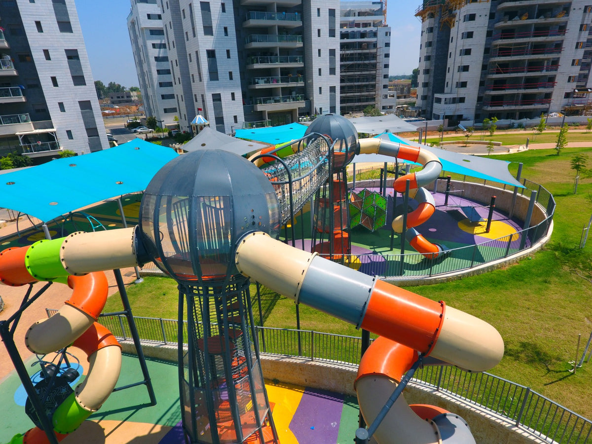 Psagot-Commercial-Playgrounds-Bubbles-Build-Top-Left