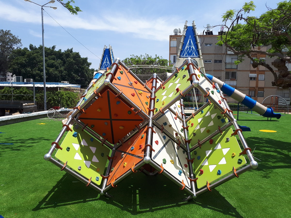 Psagot-Commercial-Playgrounds-Climbing-Cubes-B-Build-Front