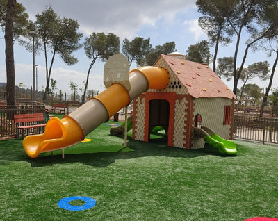 Psagot-Commercial-Playgrounds-Hansel-and-Gretel-Build-Side-Right