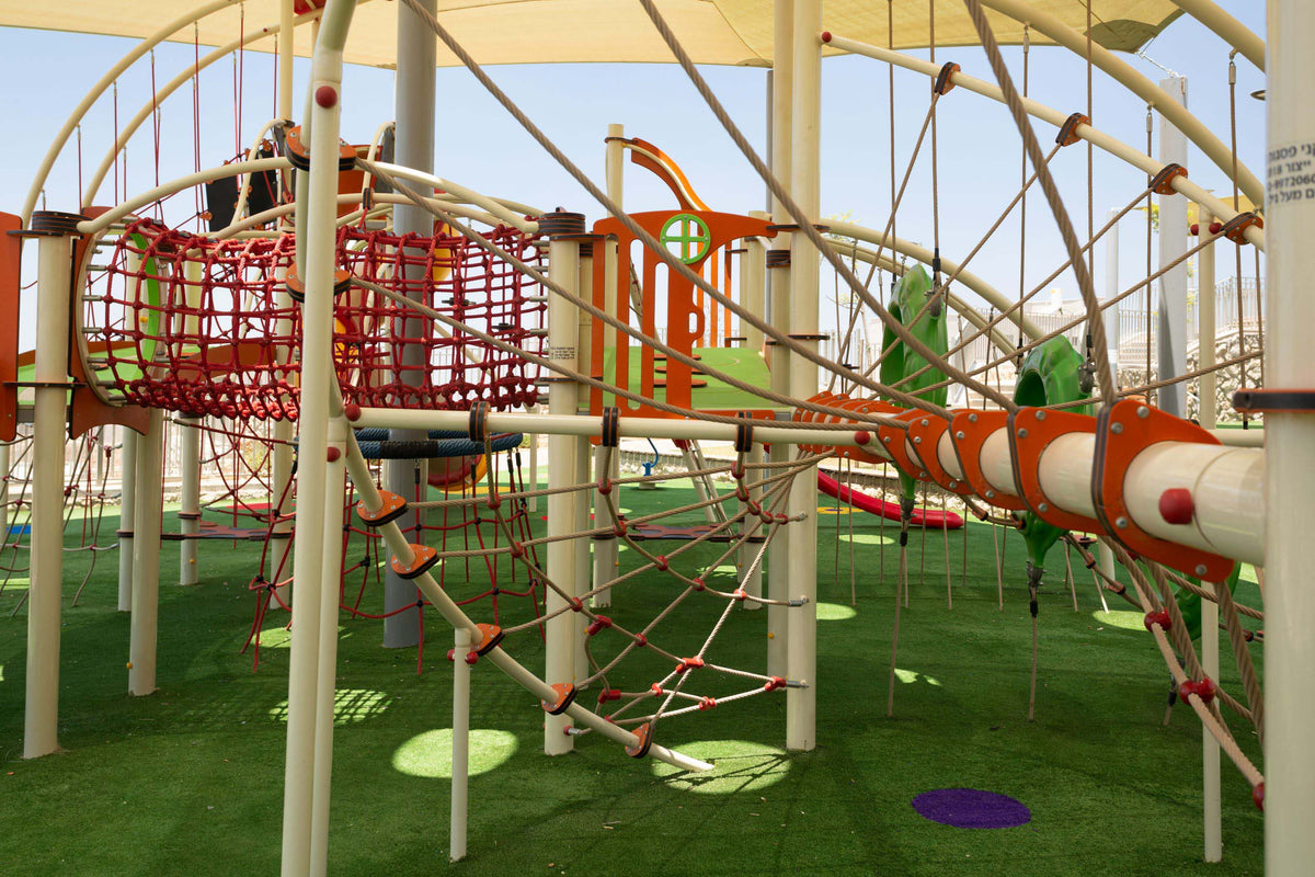 Psagot-Commercial-Playgrounds-Memphis-Build-Inner