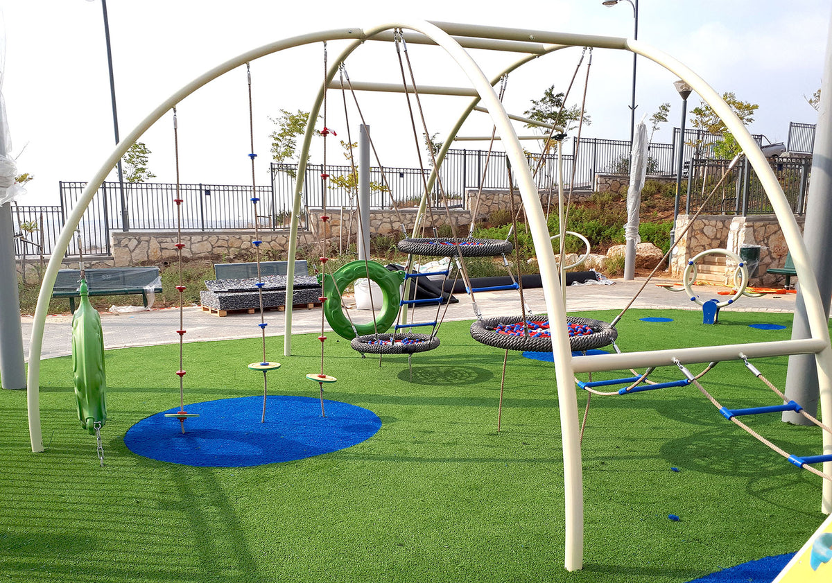 Psagot-Commercial-Playgrounds-The-Snake-Build-3
