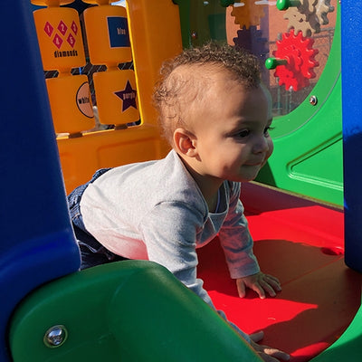 Ultra-Play-Discovery-Center-Spring-Kids-3