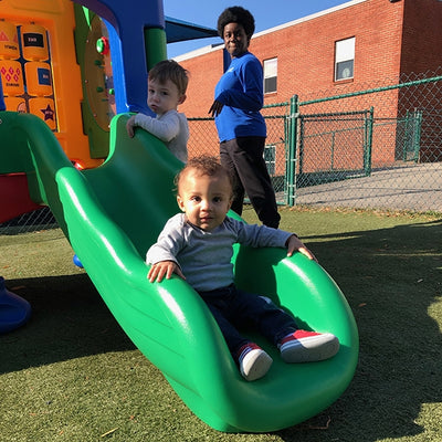Ultra-Play-Discovery-Center-Spring-Kids-4