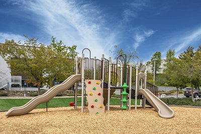 Ultra-Play-Slide-Mountain-Outside