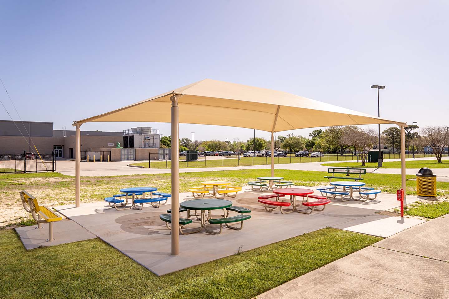 Superior Shade Hip Shade with Table & Benches
